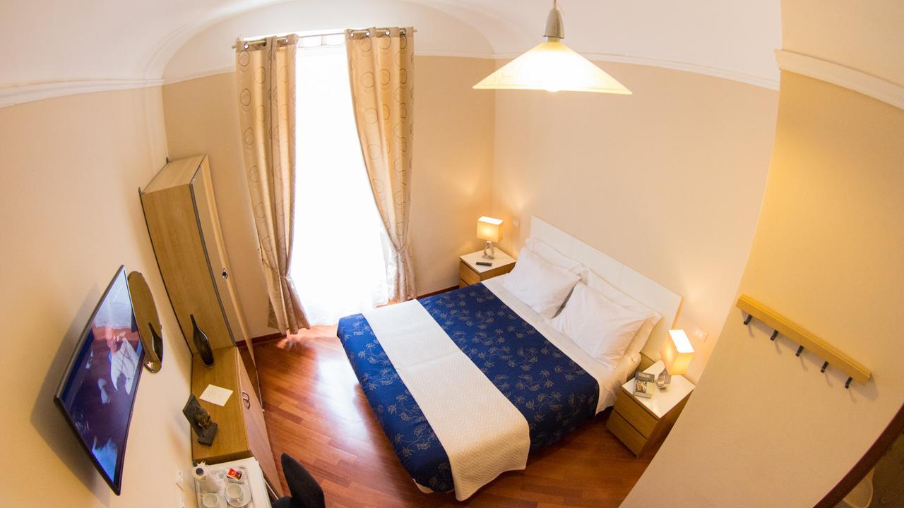 Hotel Martino Ai Monti Rome Bagian luar foto