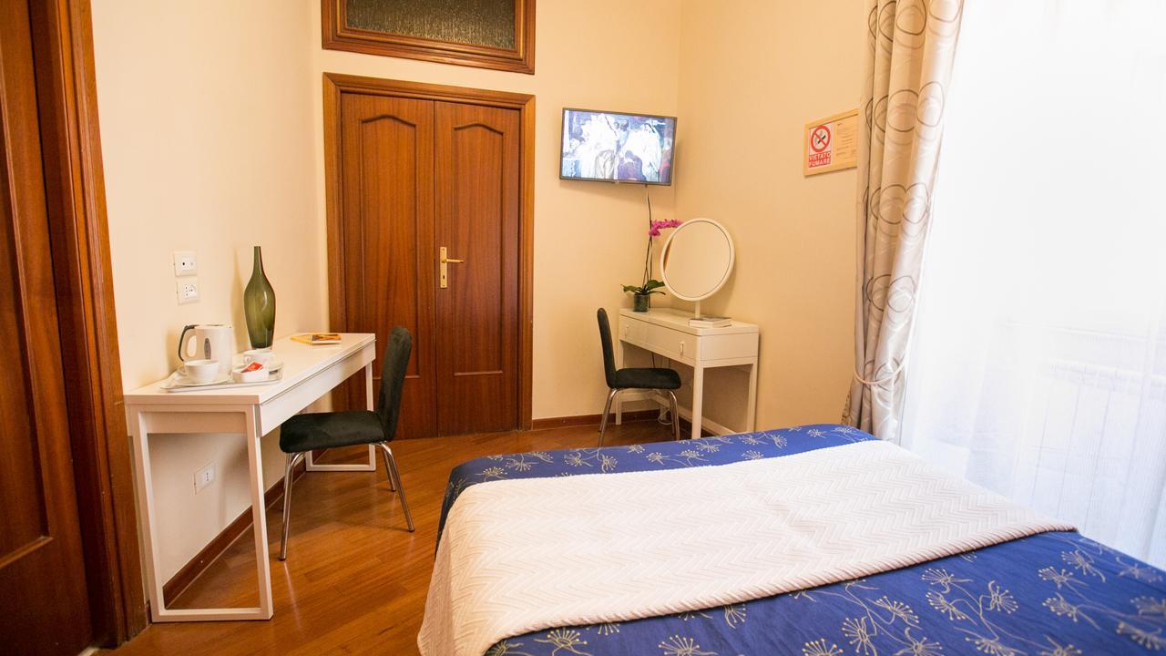 Hotel Martino Ai Monti Rome Bagian luar foto