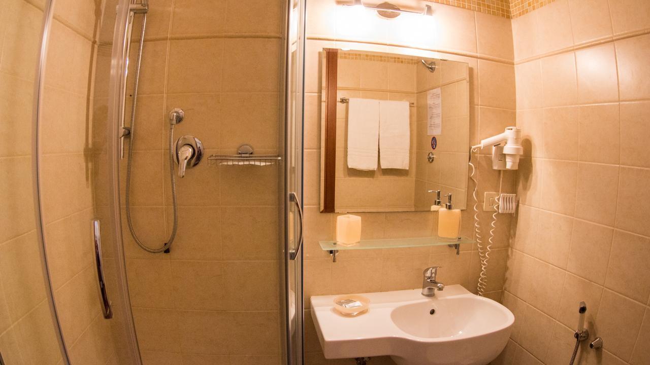Hotel Martino Ai Monti Rome Bagian luar foto