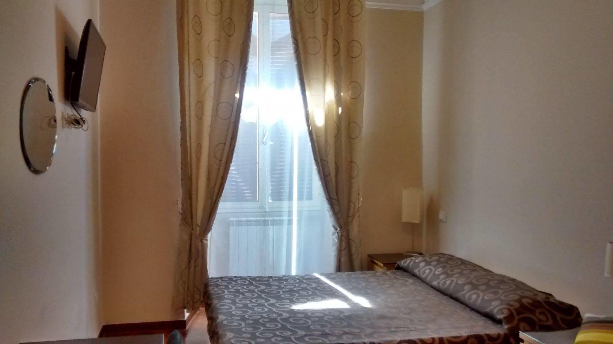Hotel Martino Ai Monti Rome Bagian luar foto